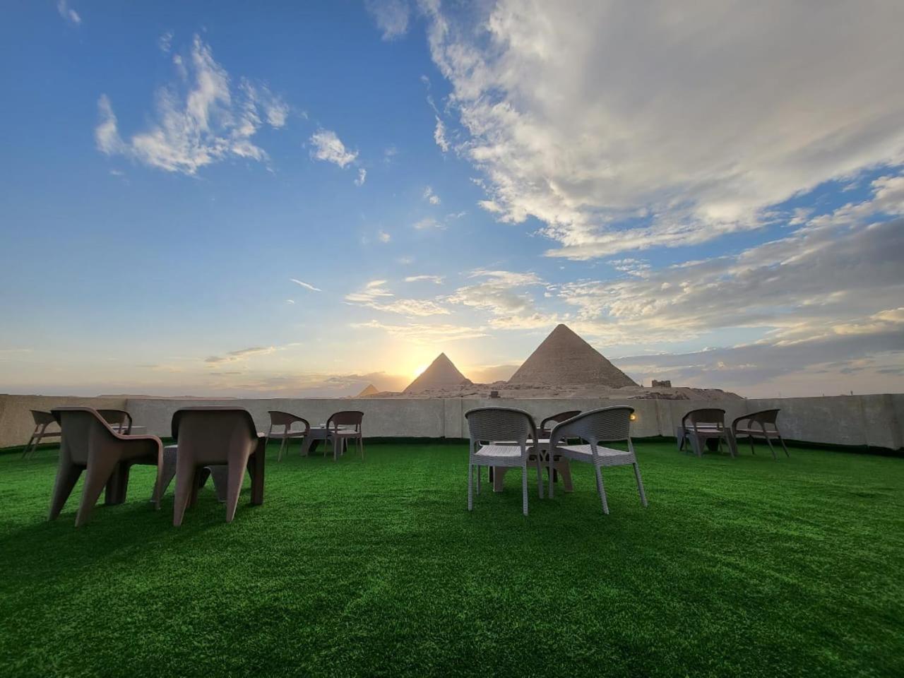 Best Four Pyramids View Kafret el-Gabal Exteriör bild